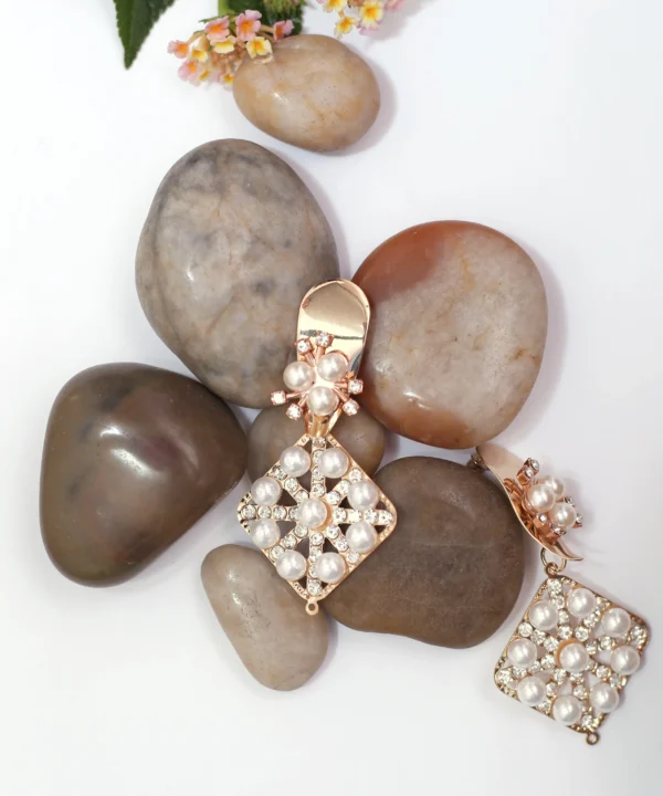 Pearly White Earrings